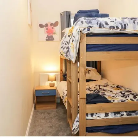 Guest house Central Close To Beach Pier Flowergate *