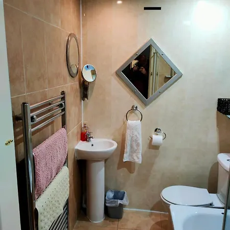 Central Close To Beach Pier Flowergate * Whitby