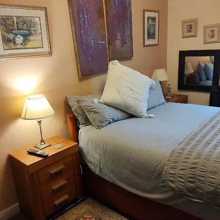 Close To Pier Flowergate Гостевой дом