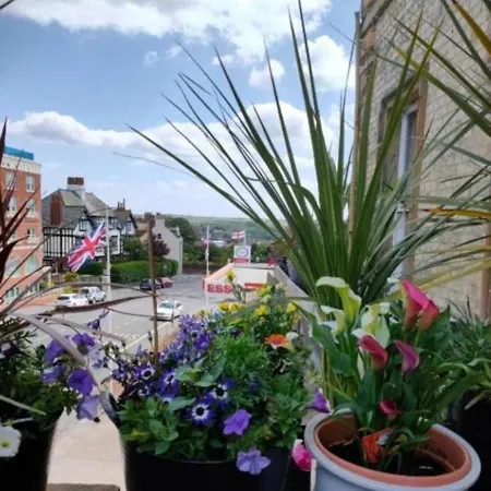 Close To Pier Flowergate Vendégház *