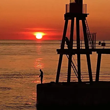 Close To Pier Flowergate Vendégház *
