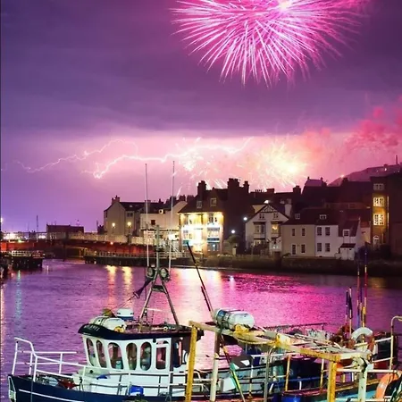 Close To Pier Flowergate *