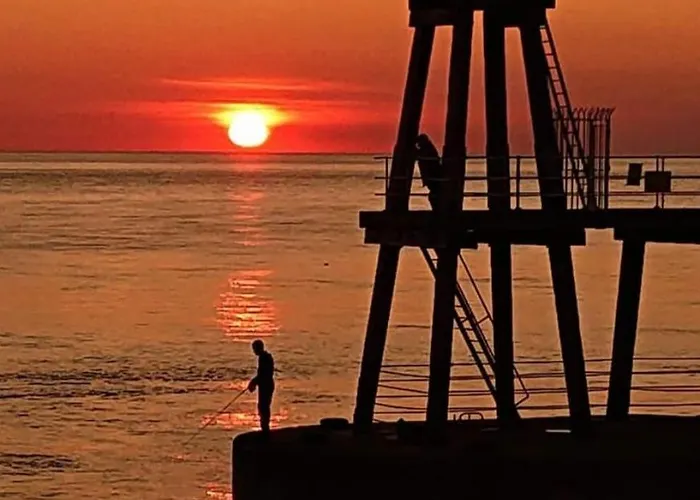 Close To Pier Flowergate 招待所 *