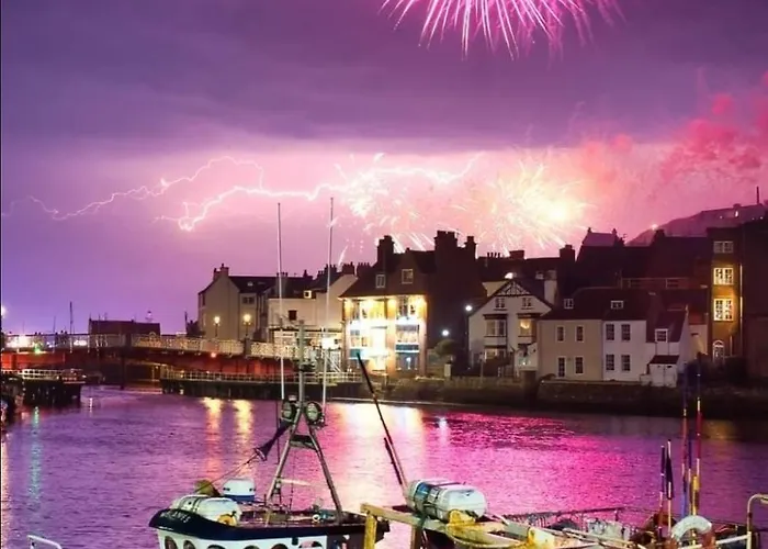 Close To Pier Flowergate *